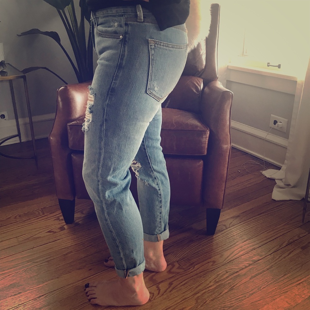 Distressed boyfriend jeans